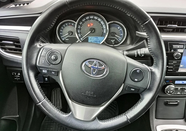Toyota Corolla cena 49999 przebieg: 128000, rok produkcji 2015 z Warszawa małe 154